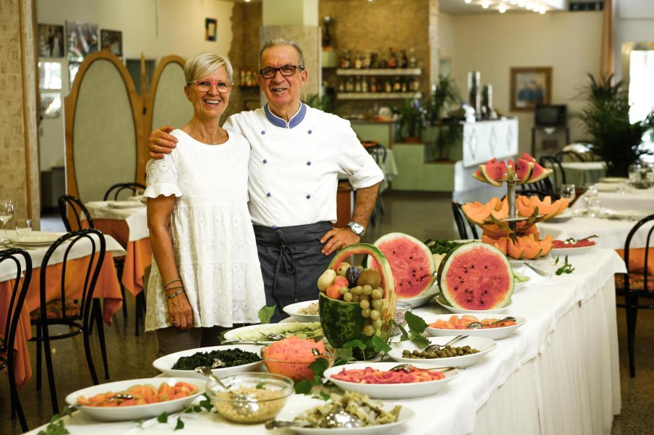 Hotel Garden B&B Marotta Eksteriør bilde